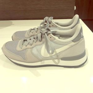 Nike Internationalist